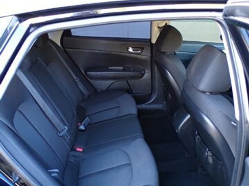 Used 2018 Kia Optima LX w/ 17" Alloy Wheels Package FWD image 23