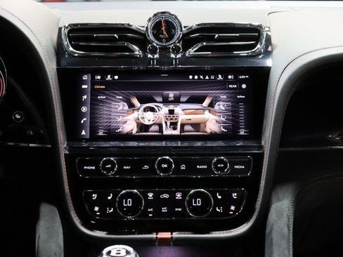 Used 2021 Bentley Bentayga Speed AWD/4WD image 43