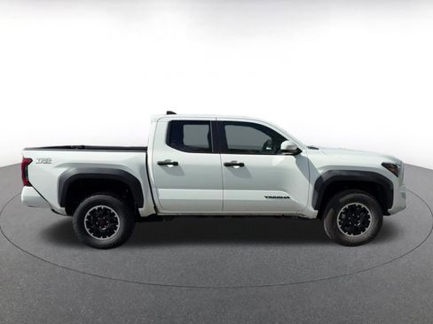 Used 2025 Toyota Tacoma TRD Off-Road AWD/4WD image 16