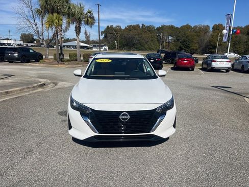 Used 2024 Nissan Sentra SV w/ SV Premium Package image 2