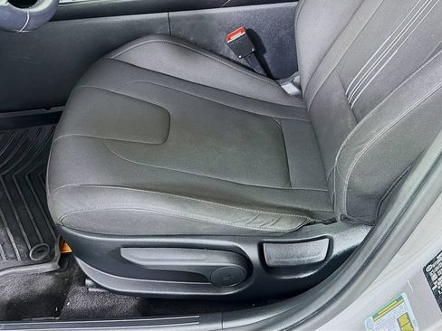 Used 2024 Hyundai Elantra SEL w/ Convenience Package FWD image 24