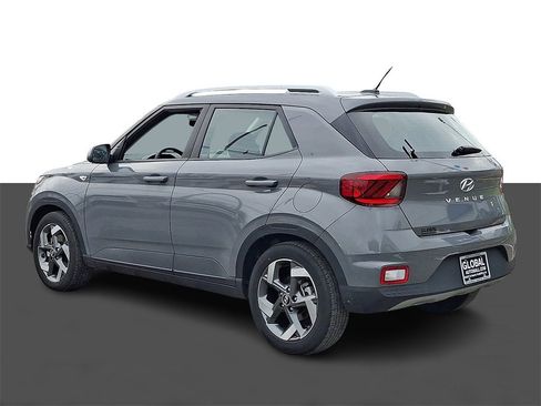Used 2023 Hyundai Venue SEL w/ Cargo Package image 5