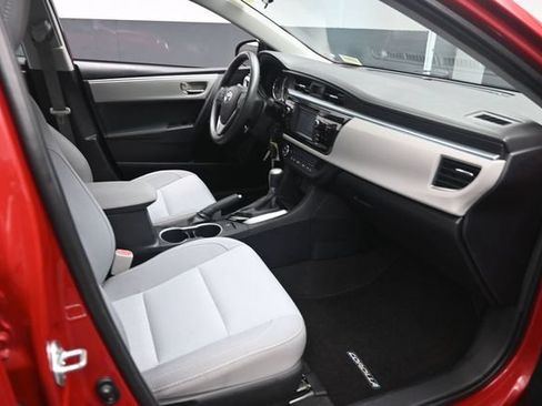 Used 2016 Toyota Corolla LE FWD image 26