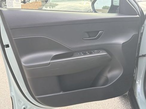 Certified 2025 Hyundai Kona SEL FWD image 17