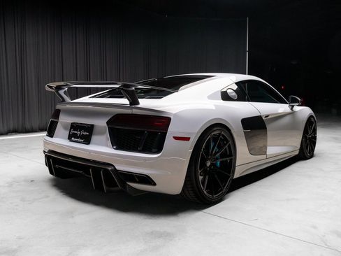 Used 2017 Audi R8 V10 plus image 4