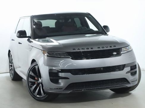 Used 2024 Land Rover Range Rover Sport Dynamic SE image 2