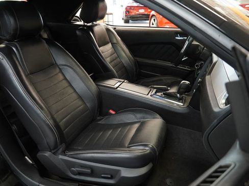 Used 2013 Ford Mustang GT Premium w/ Comfort Pkg RWD image 26