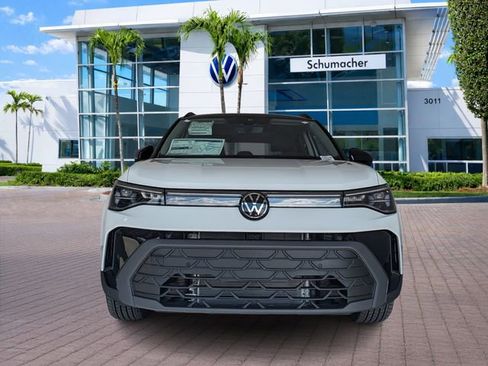 New 2026 Volkswagen Taos SE FWD image 3