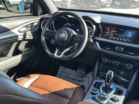 Used 2024 Alfa Romeo Stelvio Ti image 21