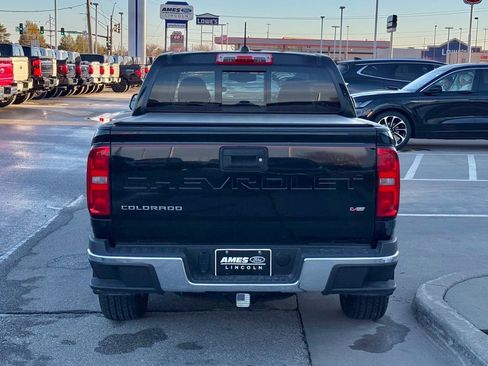 Used 2021 Chevrolet Colorado LT w/ LT Convenience Package image 5
