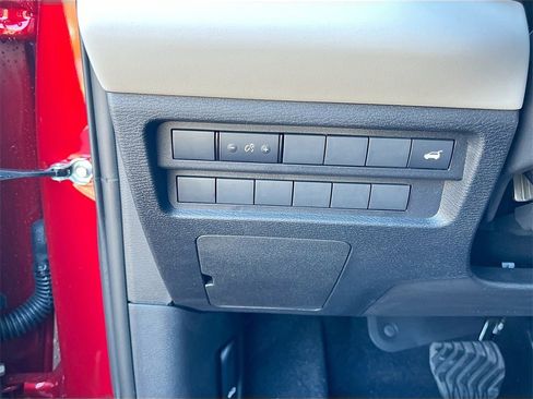 New 2025 Mitsubishi Outlander SE image 10