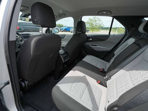 Used 2022 Chevrolet Equinox LS AWD/4WD image 18