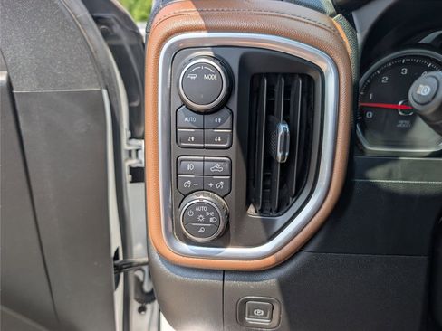 Used 2022 Chevrolet Silverado 1500 High Country w/ Safety Package II AWD/4WD image 27
