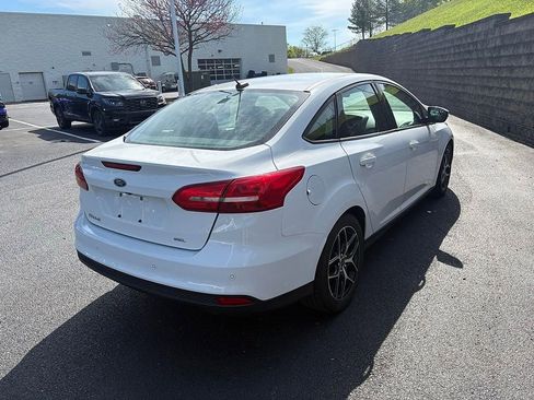 Used 2017 Ford Focus SEL FWD image 4