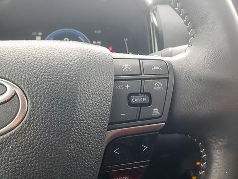 Used 2025 Toyota Corolla LE image 20