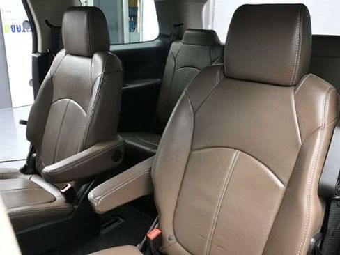 Used 2016 GMC Acadia SLT w/ Open Road Package AWD/4WD image 25