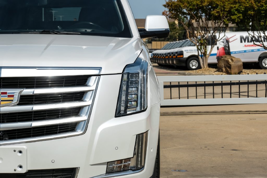 Used 2019 Cadillac Escalade ESV Premium Luxury RWD image 54