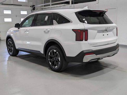 Certified 2025 Kia Sorento S AWD/4WD image 10