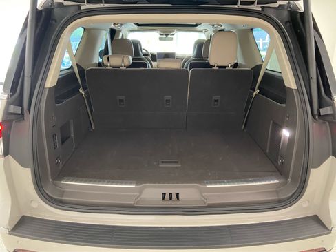 Used 2024 Lincoln Navigator L Reserve image 10