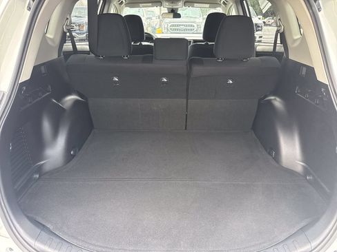 Used 2017 Toyota RAV4 LE FWD image 18