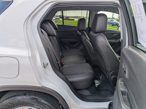 Used 2019 Chevrolet Trax LT w/ LT Convenience Package FWD image 5
