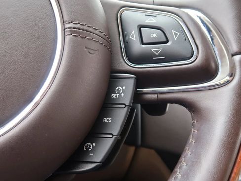 Used 2019 Jaguar XJ R-Sport RWD image 41