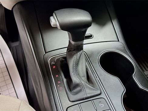 Used 2020 Kia Sorento S image 16