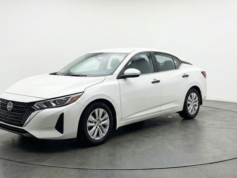 Used 2025 Nissan Sentra S image 3