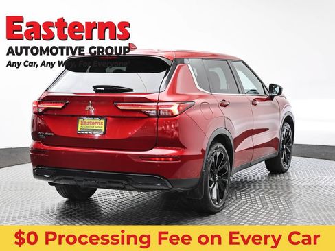 Used 2022 Mitsubishi Outlander SE FWD image 5