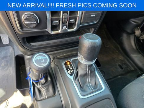 Used 2023 Jeep Gladiator Overland w/ Trailer Tow Package image 12