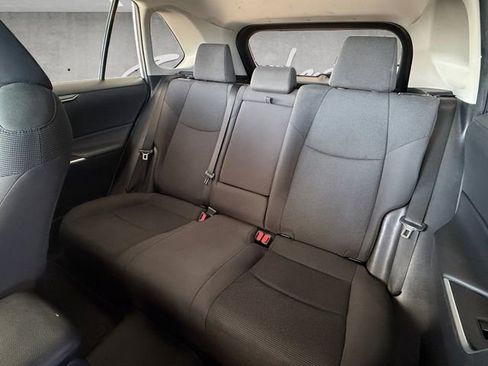 Used 2019 Toyota RAV4 LE image 19