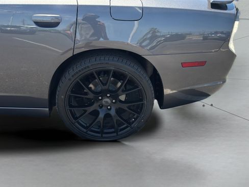 Used 2014 Dodge Charger SE RWD image 37