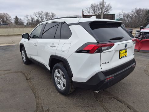 Used 2020 Toyota RAV4 XLE w/ Convenience Package image 6