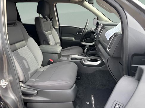 Used 2023 Nissan Frontier SV w/ SV Convenience Package image 30