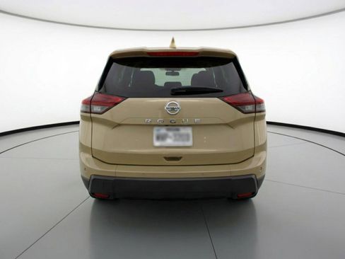 Used 2025 Nissan Rogue SV image 7