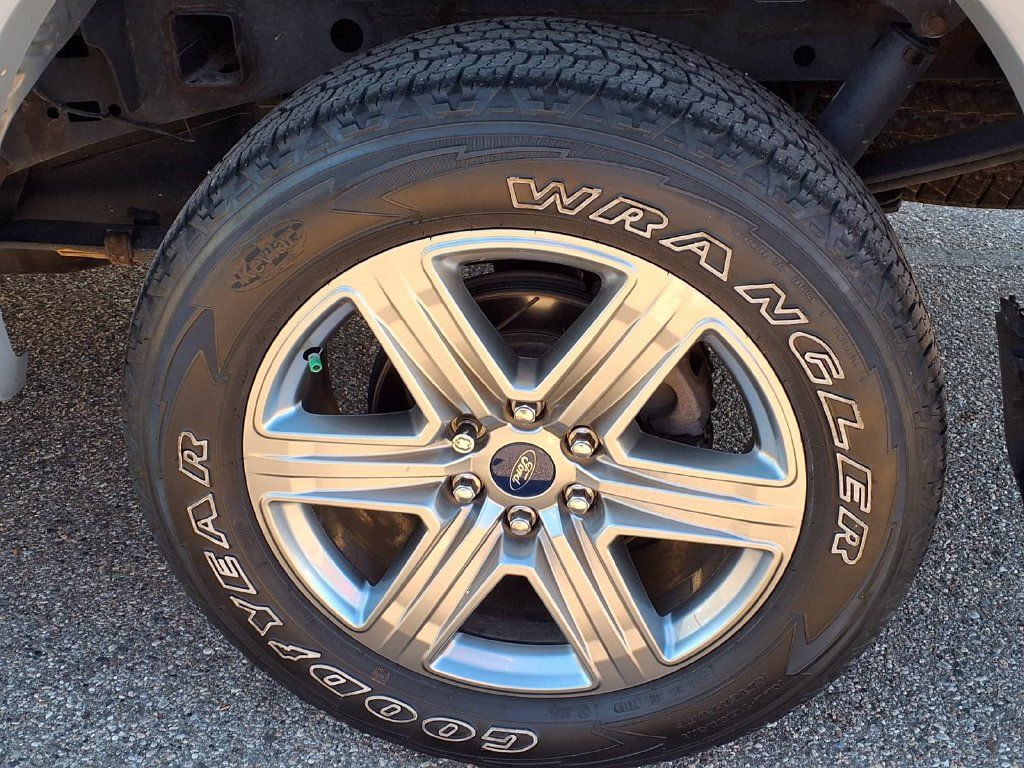 Used 2019 Ford F150 XLT w/ Equipment Group 302A Luxury AWD/4WD image 7