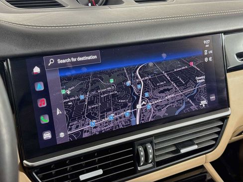Certified 2023 Porsche Cayenne AWD/4WD image 18