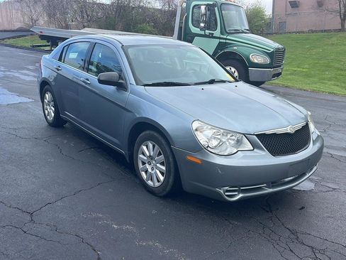 Used 2010 Chrysler Sebring Touring image 7