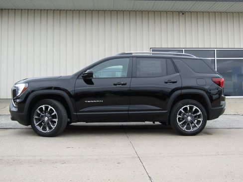 New 2026 GMC Terrain Elevation w/ Elevation Premium Package AWD/4WD image 11