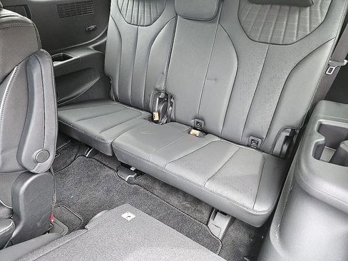 Certified 2025 Hyundai Palisade Limited FWD image 22