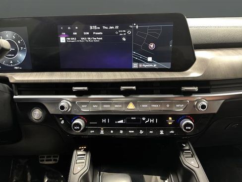 Used 2024 Kia Telluride SX Prestige image 9