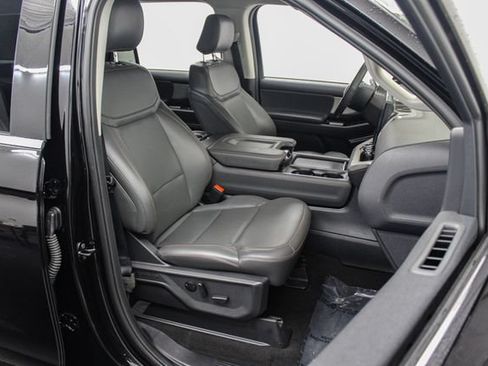 Certified 2025 Ford Expedition Active AWD/4WD image 23