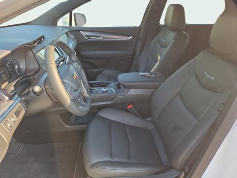 New 2025 Cadillac XT5 Luxury image 19