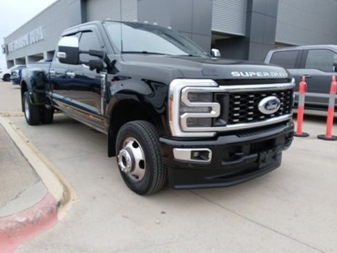 Used 2025 Ford F350 Platinum w/ Platinum Plus Package image 4