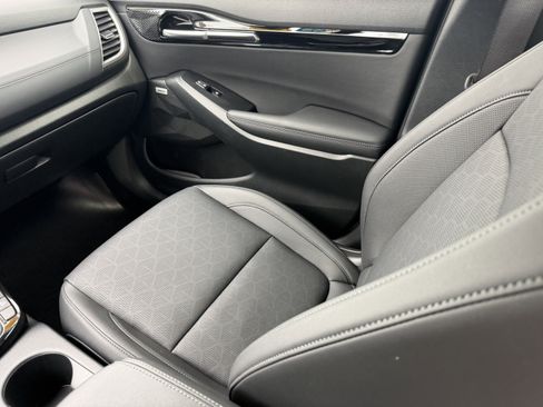 Certified 2024 Kia Seltos SX w/ SX Sunroof Package image 17