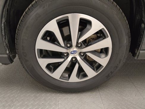 Used 2020 Subaru Outback Premium image 31