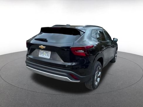 Used 2025 Chevrolet Trax LT image 14