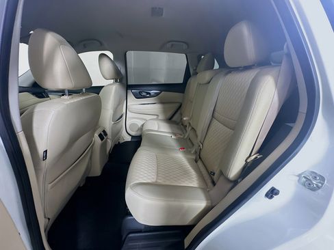 Used 2020 Nissan Rogue SV image 28