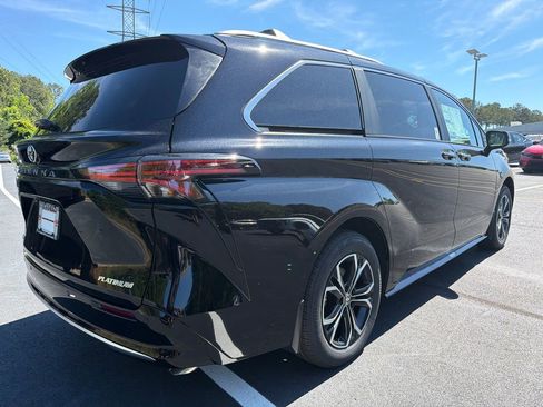 New 2026 Toyota Sienna Platinum AWD/4WD image 3