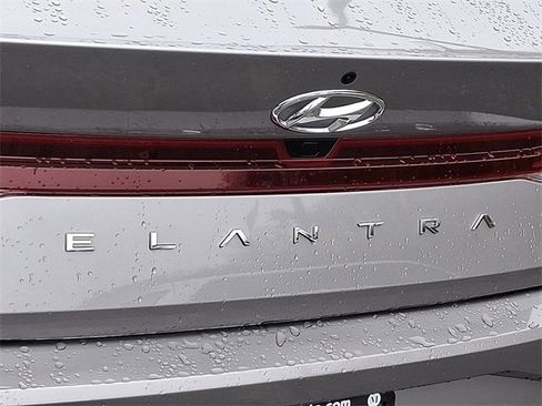 Used 2023 Hyundai Elantra SEL w/ Winter Weather Package image 30